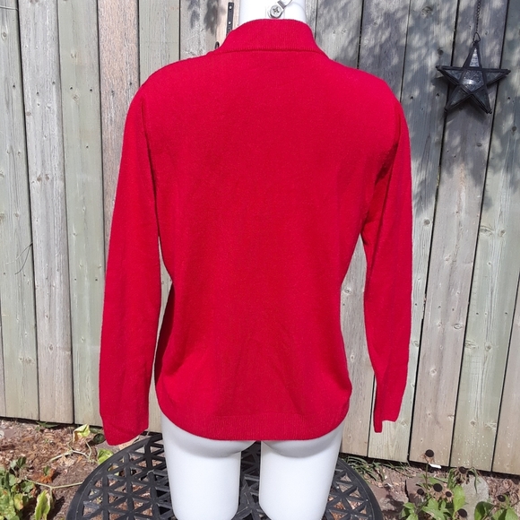 Size M petite red turtleneck sweater - Picture 5 of 9